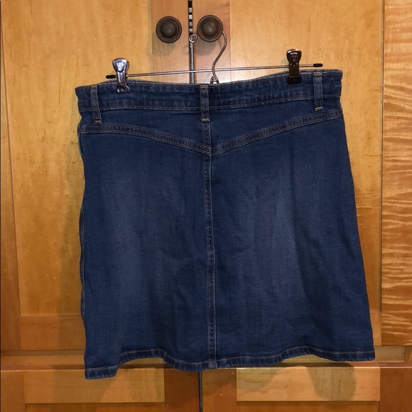 Gap: button up denim skirt - Picture 2 of 3
